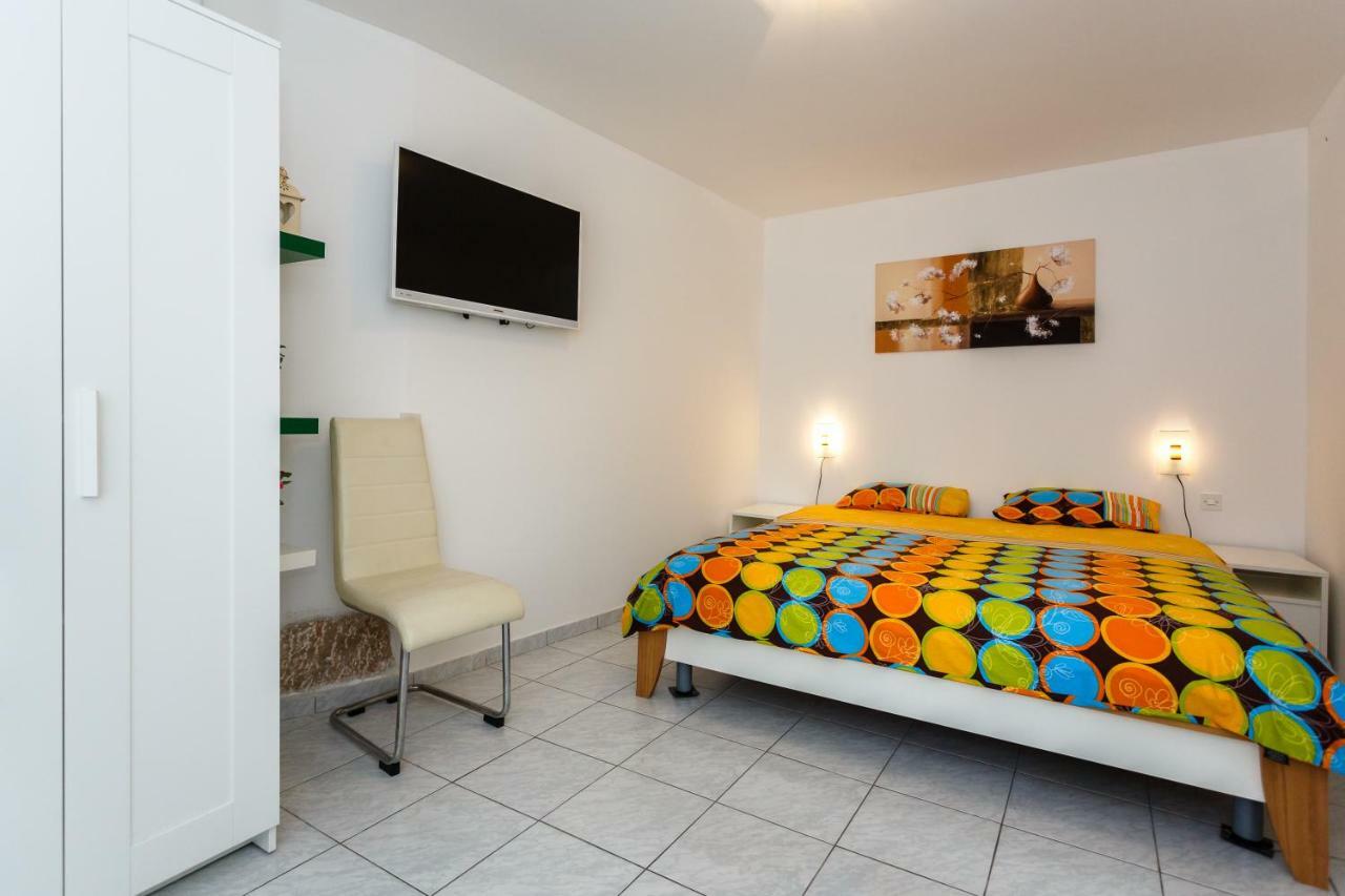 Apartments Danica เวอร์บนิค ภายนอก รูปภาพ