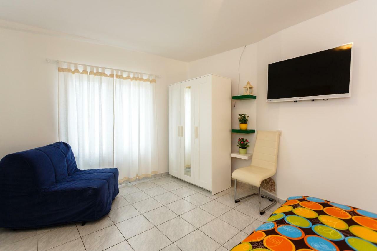 Apartments Danica เวอร์บนิค ภายนอก รูปภาพ