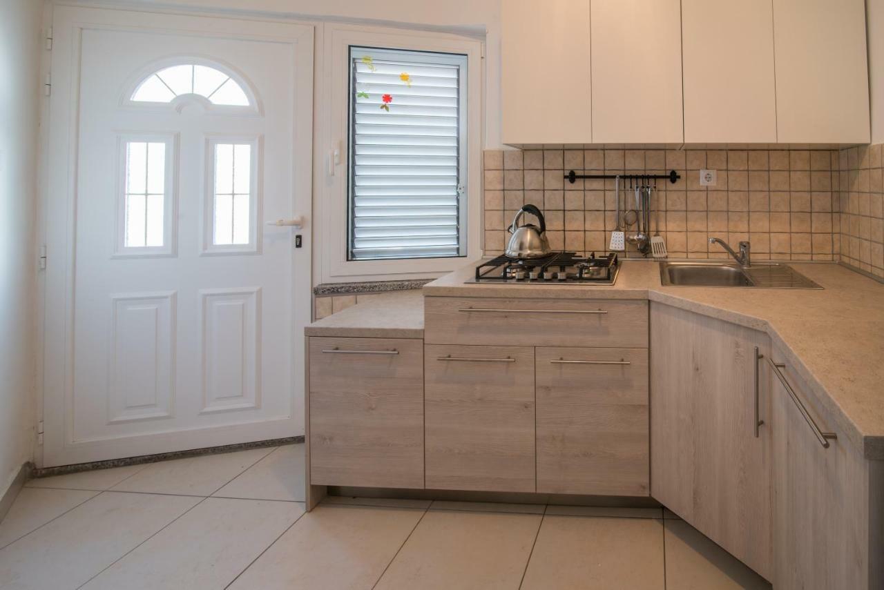 Apartments Danica เวอร์บนิค ภายนอก รูปภาพ